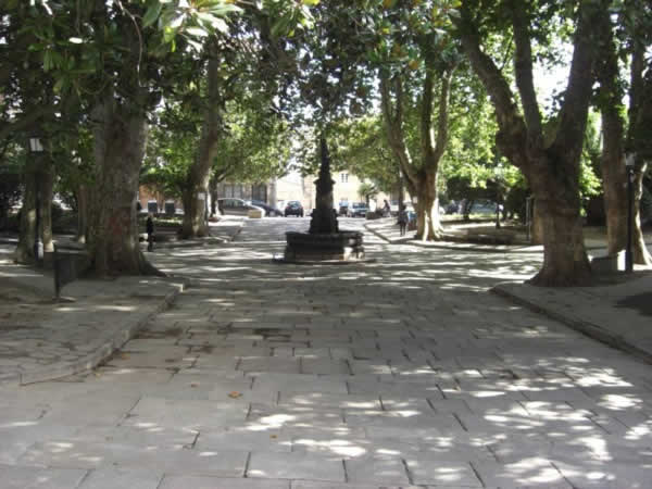 LA PLAZA DE AZCARRAGA